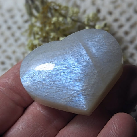 Rainbow Moonstone Heart~CRMHRT08