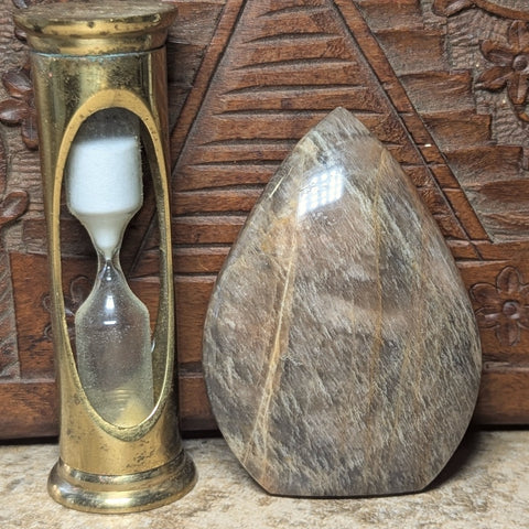 Black Moonstone "Flame"~CRBMFLM1