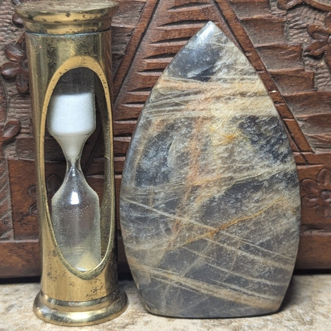 Black Moonstone "Flame"~CRBMFLM2