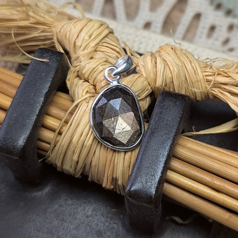 Faceted Gold Sapphire Pendant~JSSGSAPP