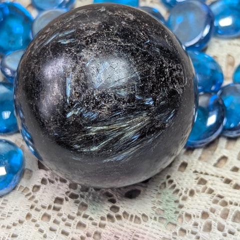 Garnet in Arfvedsonite Sphere~CRARSV02