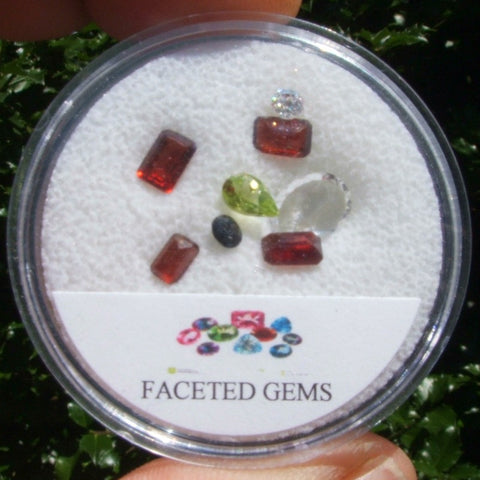 Gem Vial Mixed Faceted Gems~CRVFGEMS