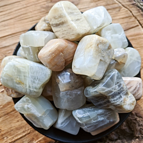 Tumbled Moonstone~TUMMMOON