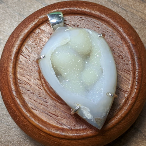 Druzy Shell Pendant~JDRZYSHL