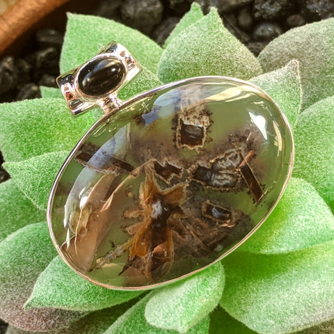 Aragonite in Agate Pendant~JSSARAP1