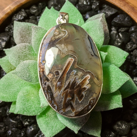 Aragonite in Agate Pendant~JSSARAP2