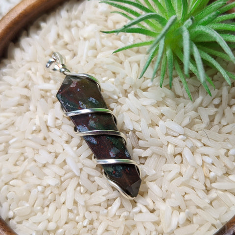 Bloodstone Point Pendant~JSPBLDP4