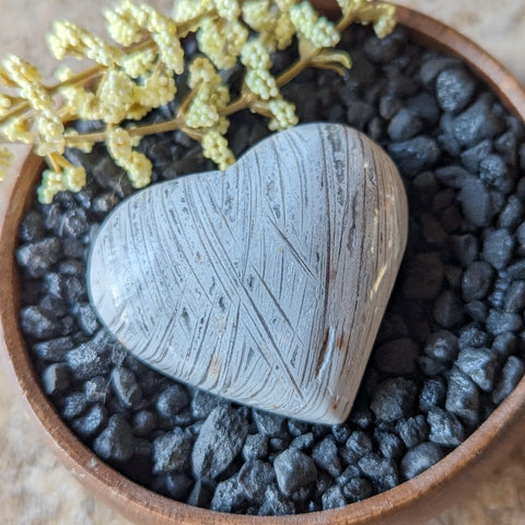 White Lace Agate Heart~CRWLAH01