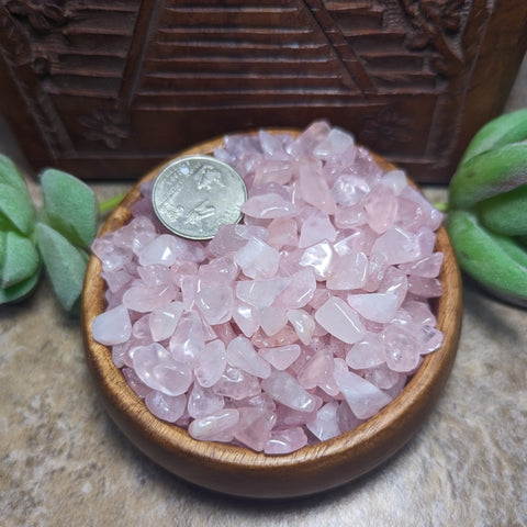 Rose Quartz Chips~CRCROSEQ